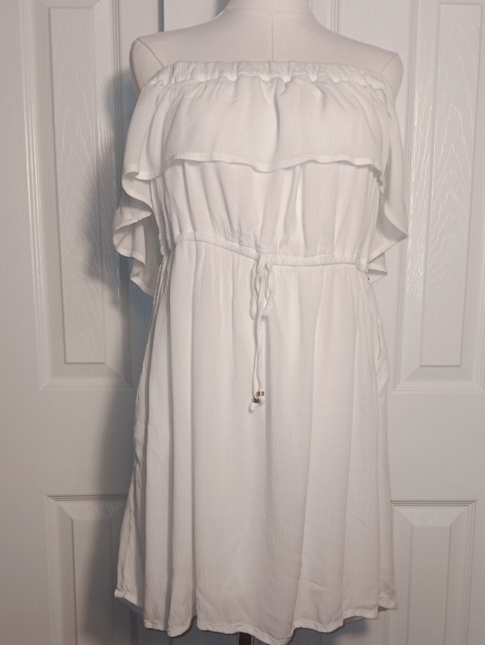 GUESS Los Angeles White Off-The-Shoulder Ruffle Mini Dress Size L